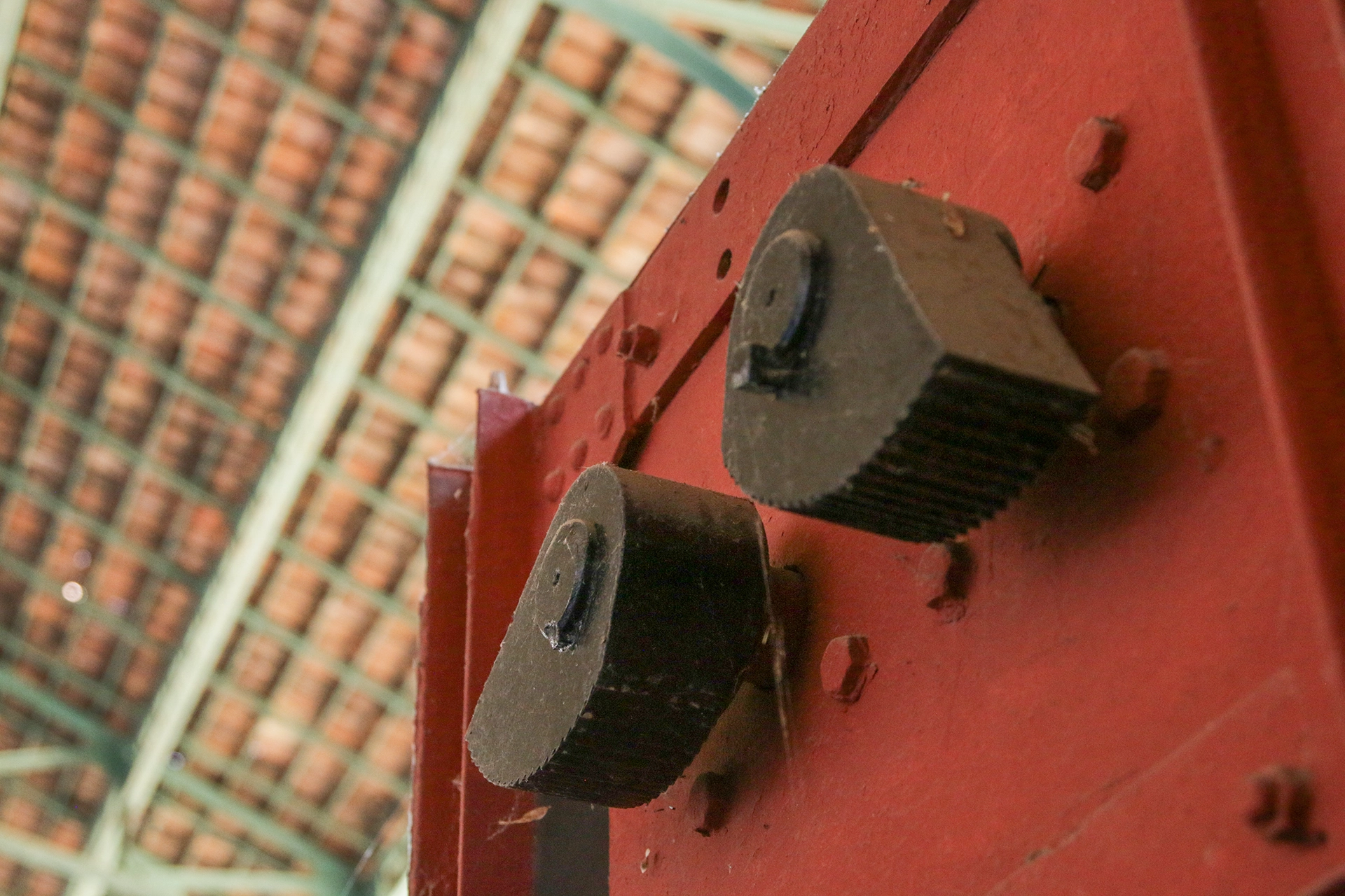 Detalle del ensamblaje histórico en las columnas