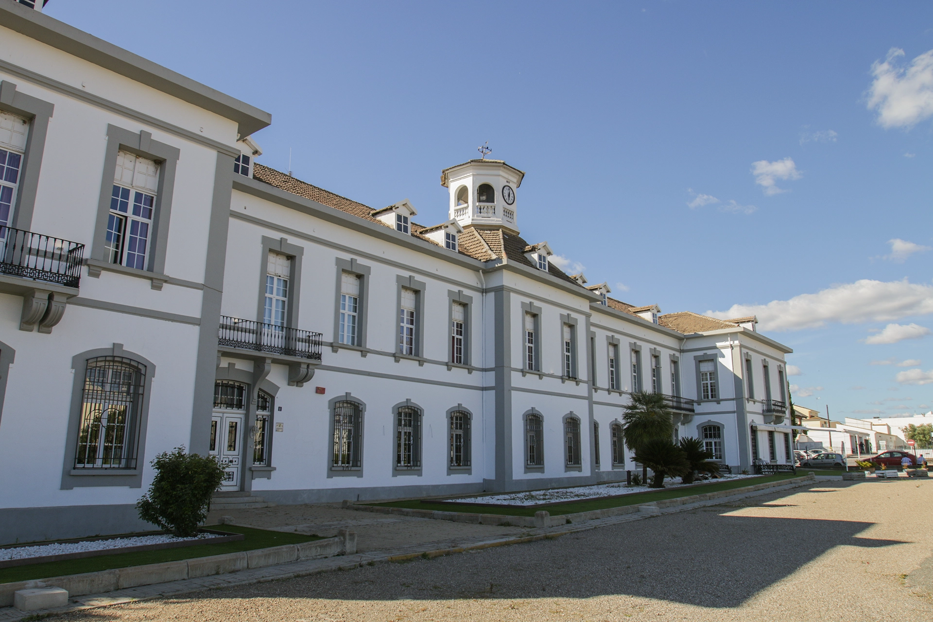 Fachada principal del Edificio de la Dirección de la SMMP